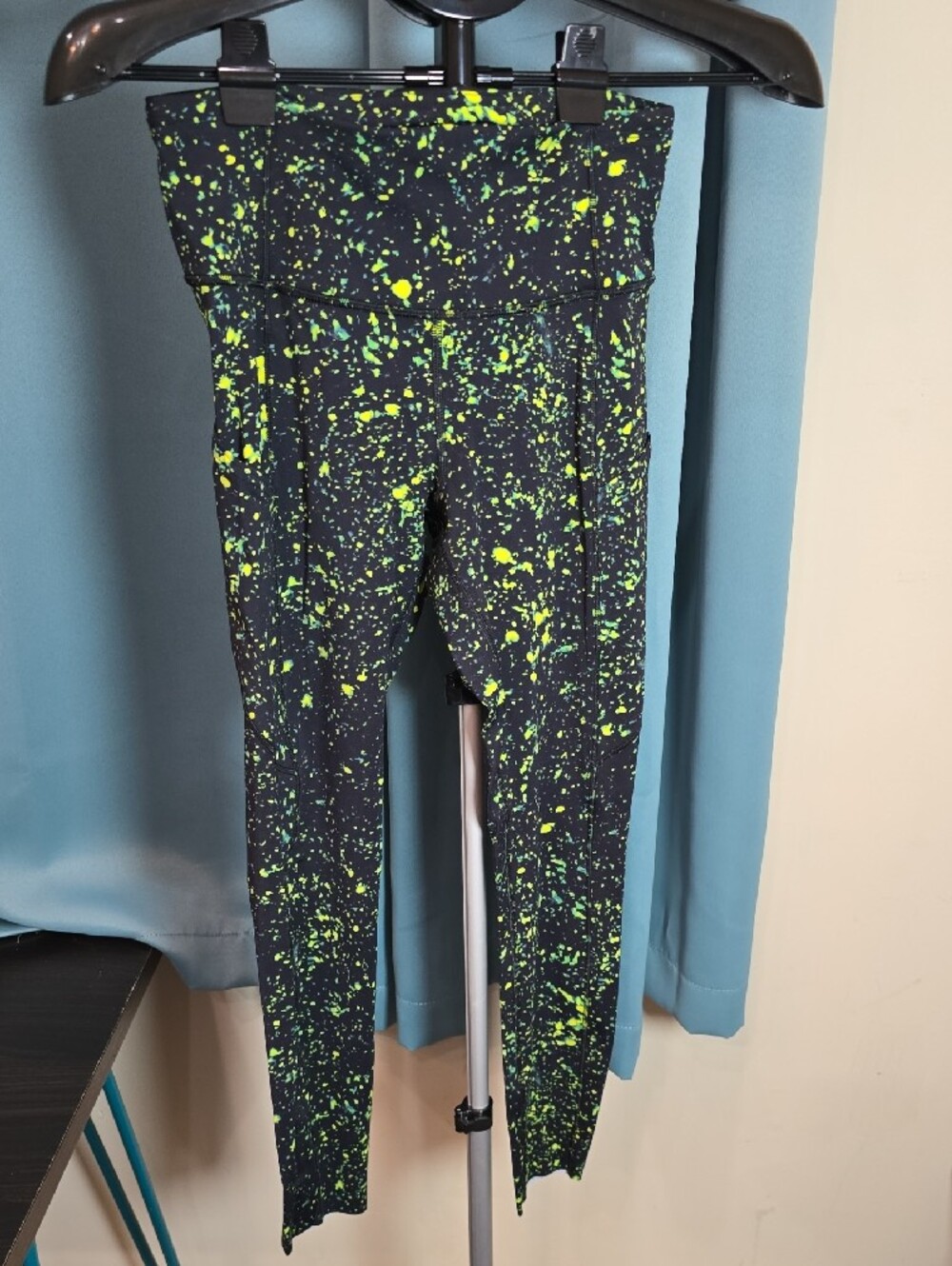 Lululemon Base Pace High-Rise Size 6 25" - Picture 2 of 7